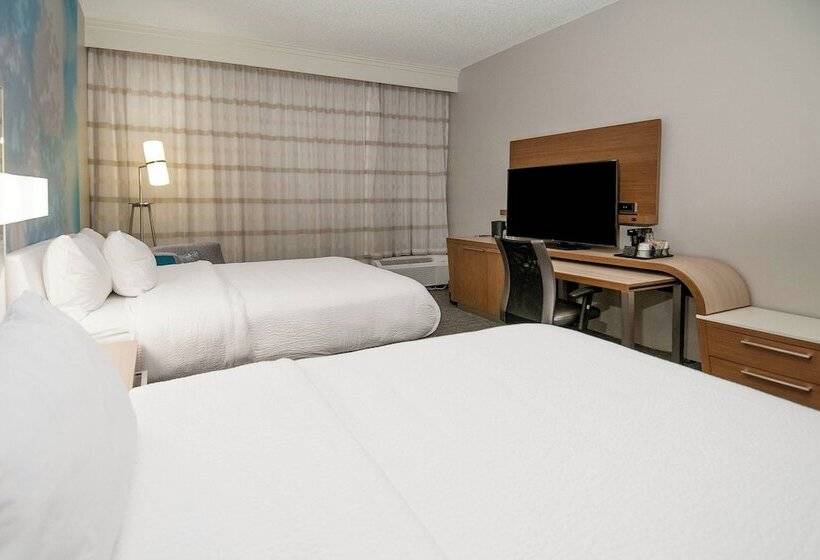 فندق Courtyard By Marriott Bentonville
