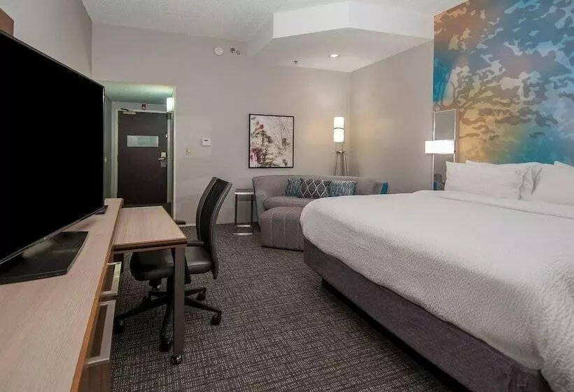 هتل Courtyard By Marriott Bentonville