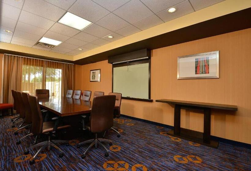 فندق Courtyard By Marriott Bentonville