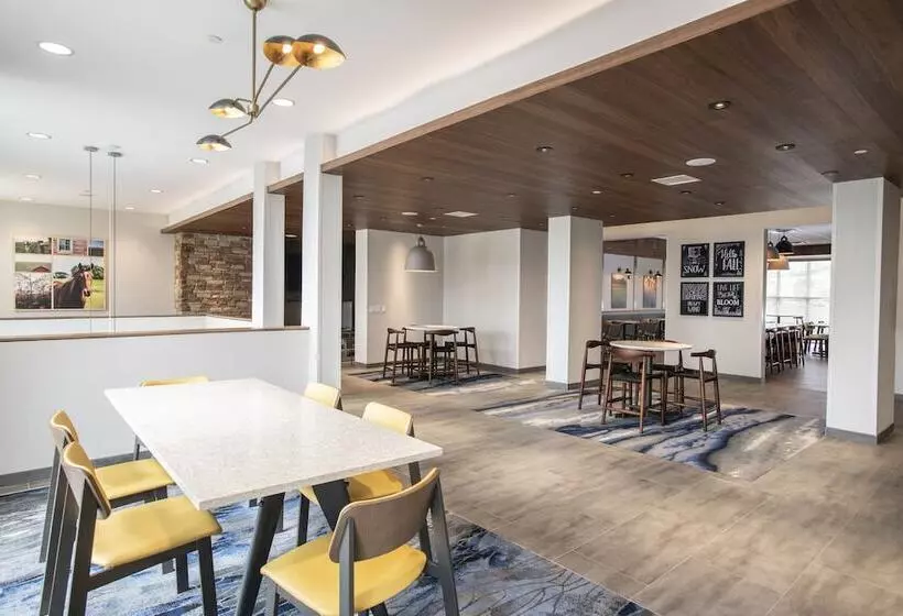 Отель Fairfield By Marriott Inn & Suites Newport Cincinnati