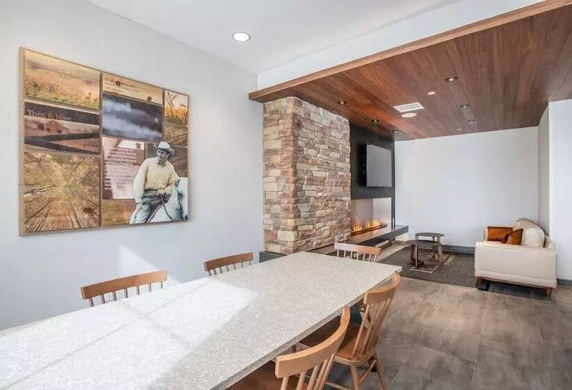 Отель Fairfield By Marriott Inn & Suites Newport Cincinnati