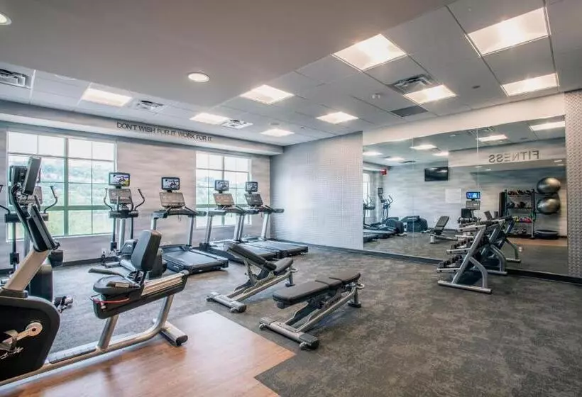 Отель Fairfield By Marriott Inn & Suites Newport Cincinnati