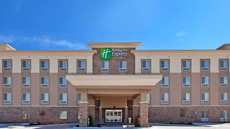 Holiday Inn Express Hotel & Suites Topeka North By Ihg
