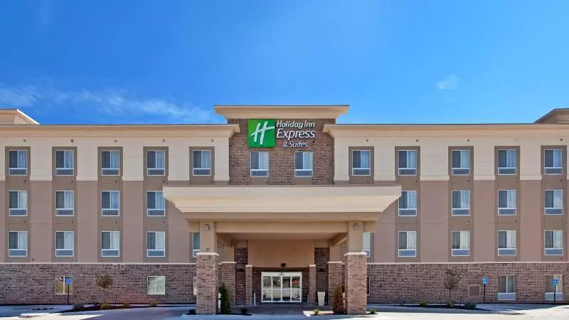 Holiday Inn Express Hotel & Suites Topeka North By Ihg