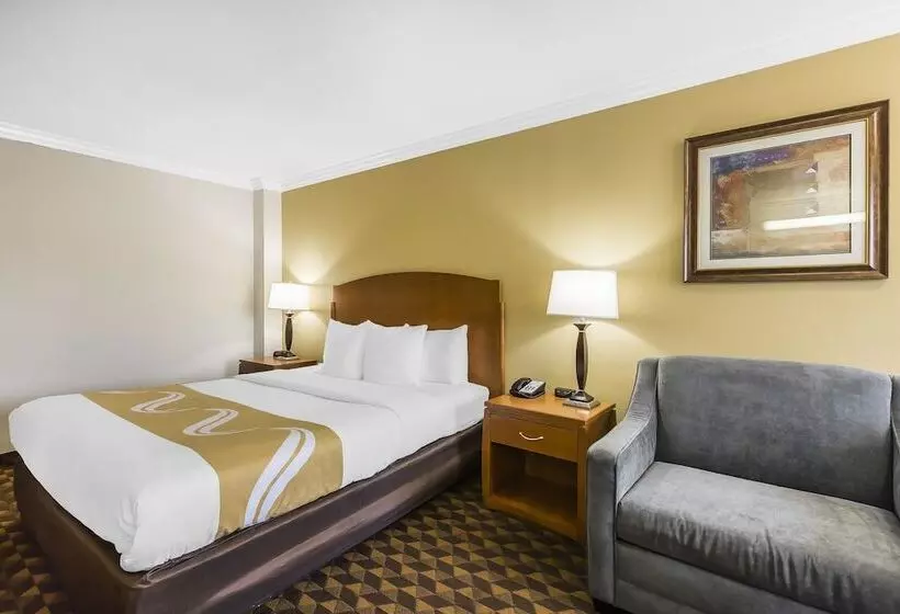호텔 Quality Inn & Suites Los Angeles Airport Lax