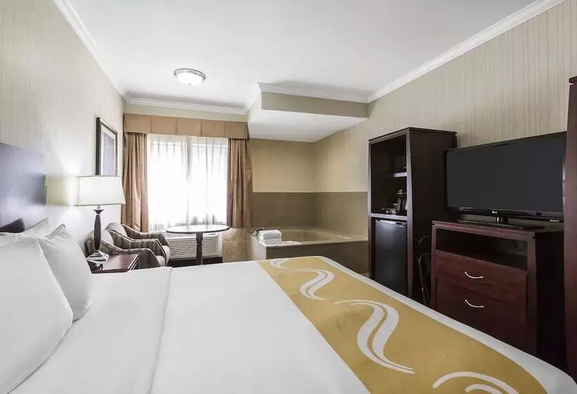 호텔 Quality Inn & Suites Los Angeles Airport Lax