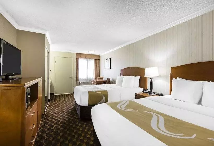 호텔 Quality Inn & Suites Los Angeles Airport Lax