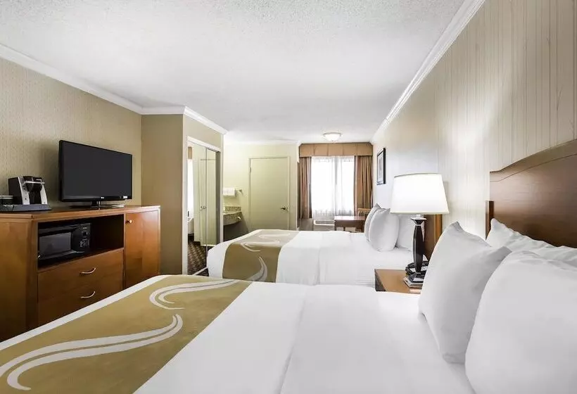 호텔 Quality Inn & Suites Los Angeles Airport Lax
