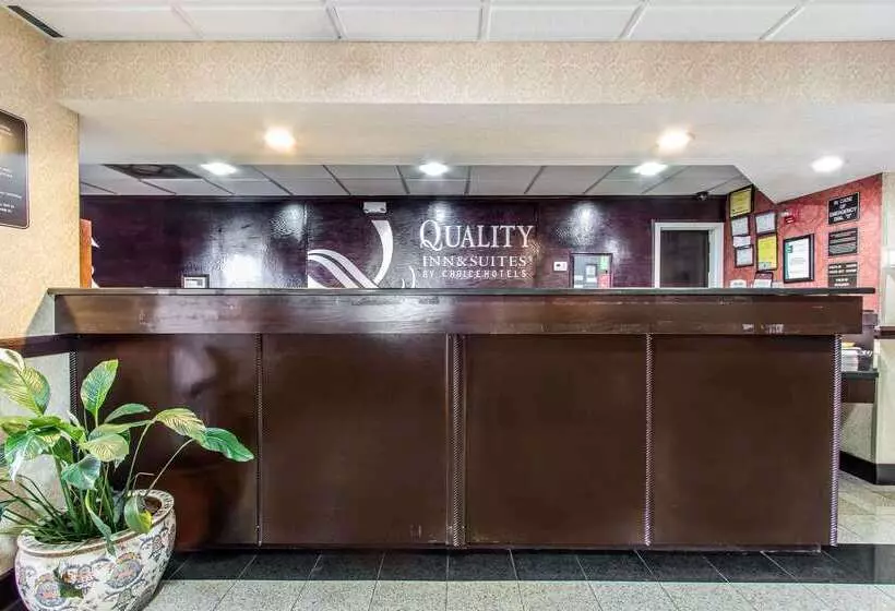 Отель Quality Inn & Suites Memphis East