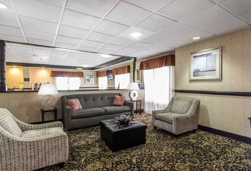 Отель Quality Inn & Suites Memphis East