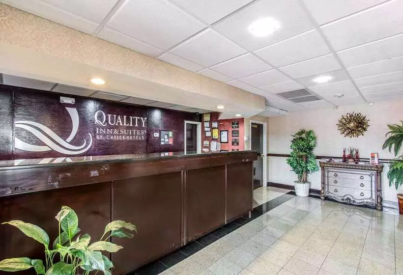 Отель Quality Inn & Suites Memphis East