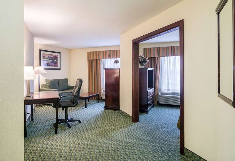 فندق Quality Inn & Suites Near I 80 And I 294