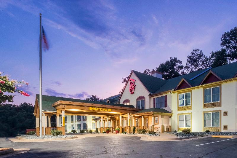 Отель Red Roof Inn & Suites Stafford, Va