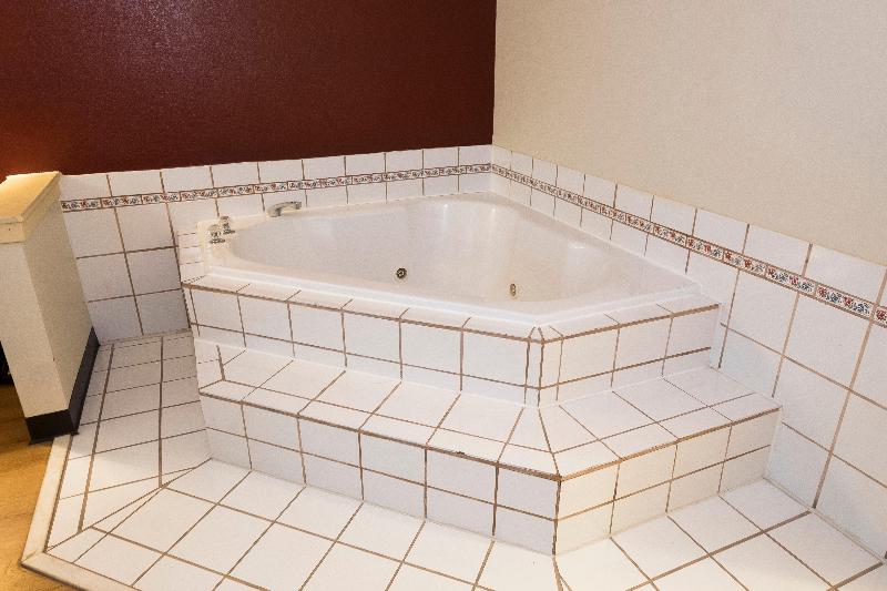 Отель Red Roof Inn & Suites Stafford, Va