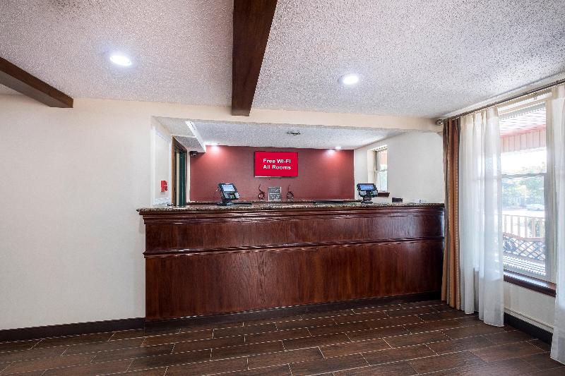 Отель Red Roof Inn & Suites Stafford, Va