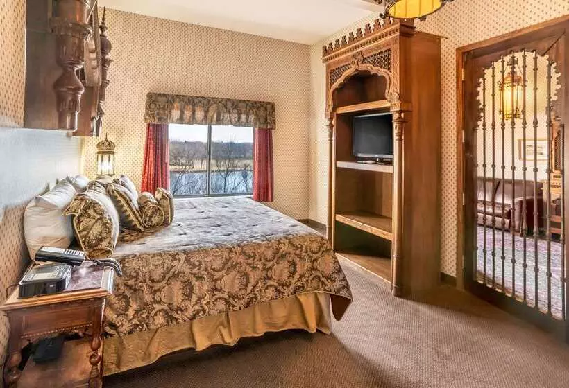 Riverview Inn & Suites, Ascend Hotel Collection