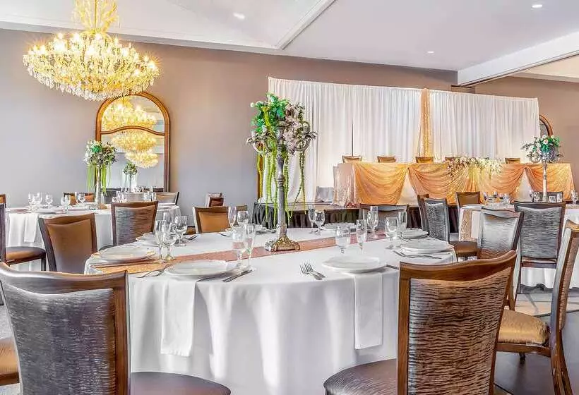 Riverview Inn & Suites, Ascend Hotel Collection