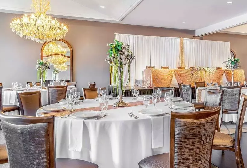 Riverview Inn & Suites, Ascend Hotel Collection