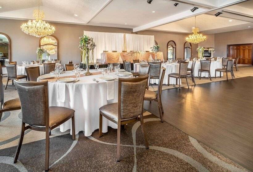 Riverview Inn & Suites, Ascend Hotel Collection