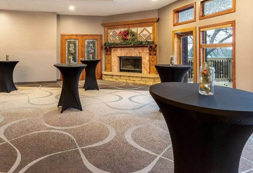 Riverview Inn & Suites, Ascend Hotel Collection