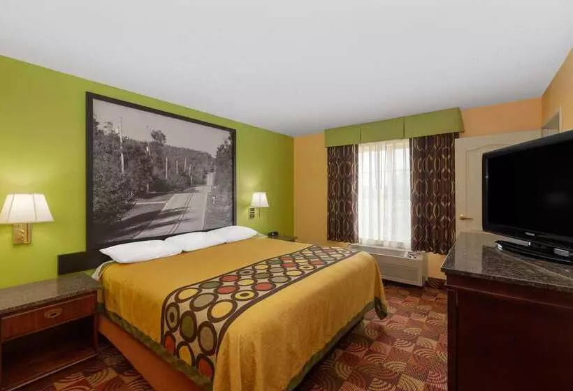 Отель Super 8 By Wyndham Lake Of The Ozarks