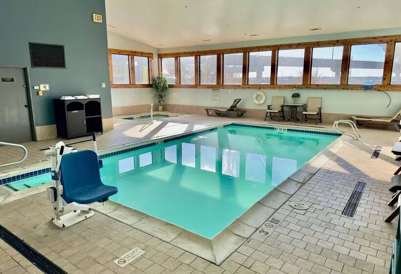 Sylo Hotel Denver Airport, A Ramada By Wyndham