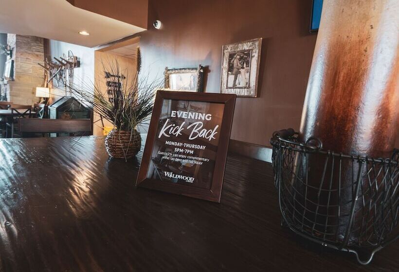 Отель Wildwood Lodge