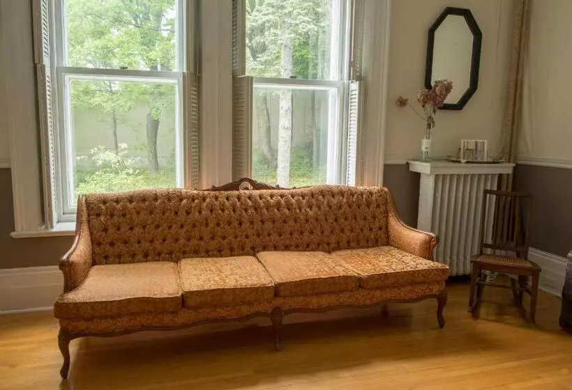 Majatalo Auberge De La Visitation