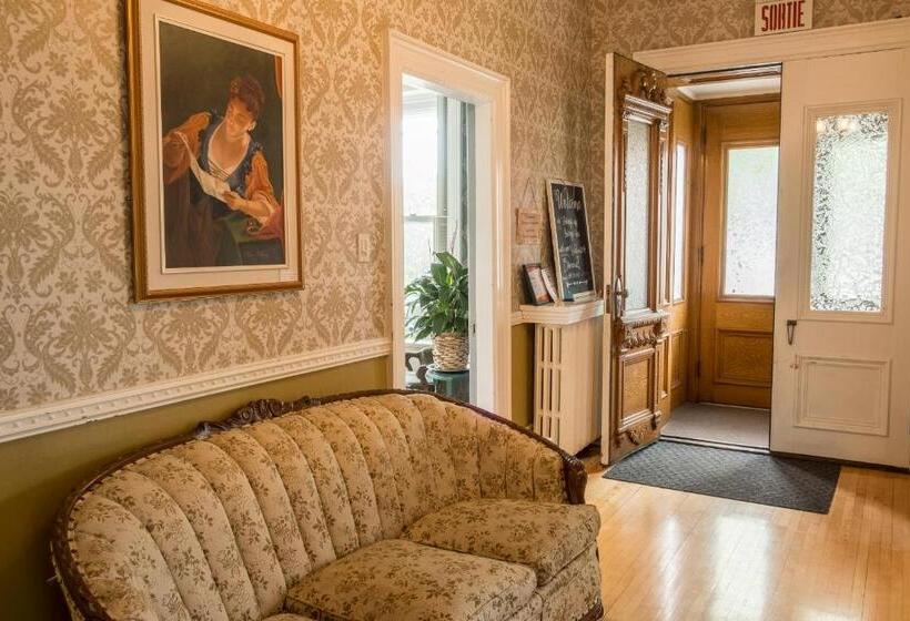 پانسیون Auberge De La Visitation