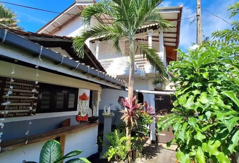 ペンション Bandulas Beach House