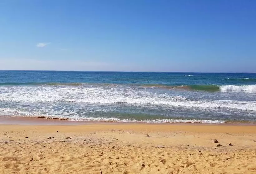 ペンション Bandulas Beach House