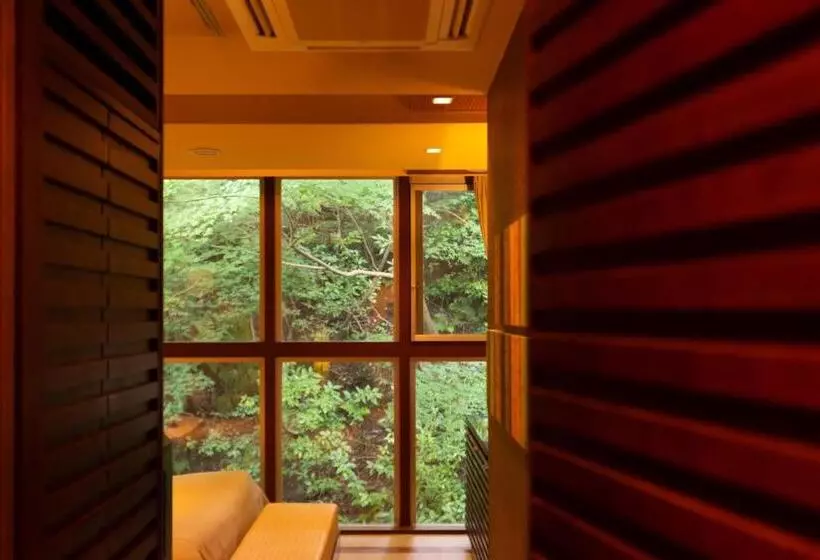 Hotelli Gendairakuen Isehara