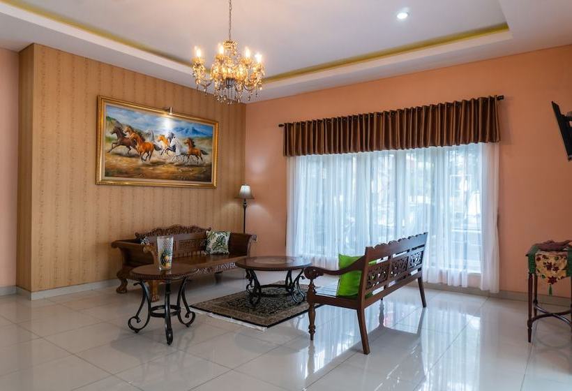 Hotel Oyo 787  Kuwera Inn