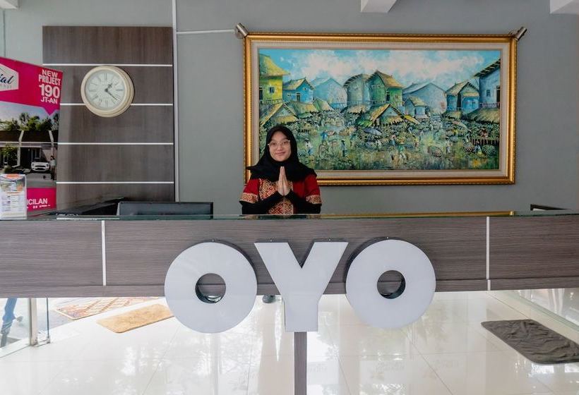 Hotel Oyo 787  Kuwera Inn