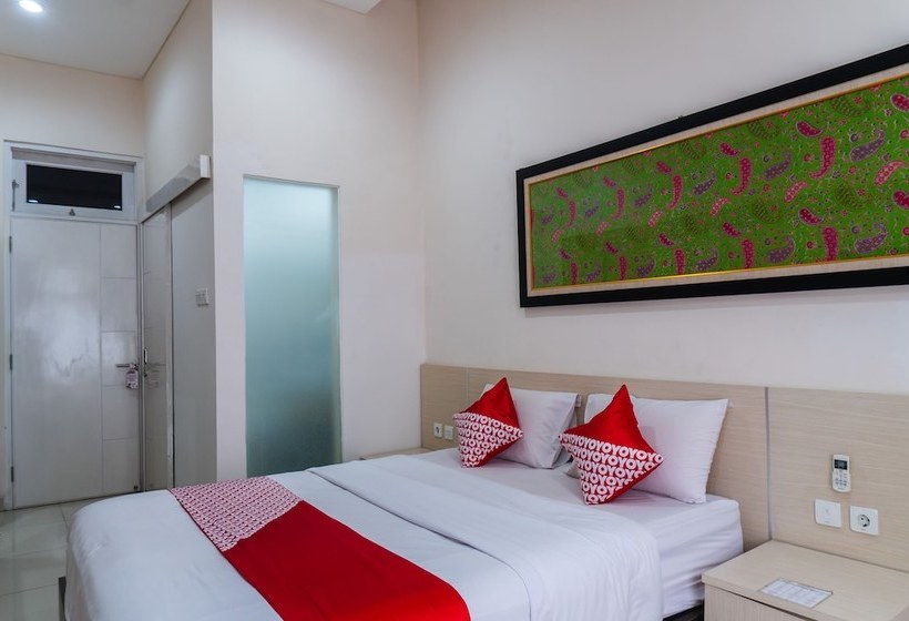 Hotel Oyo 787  Kuwera Inn