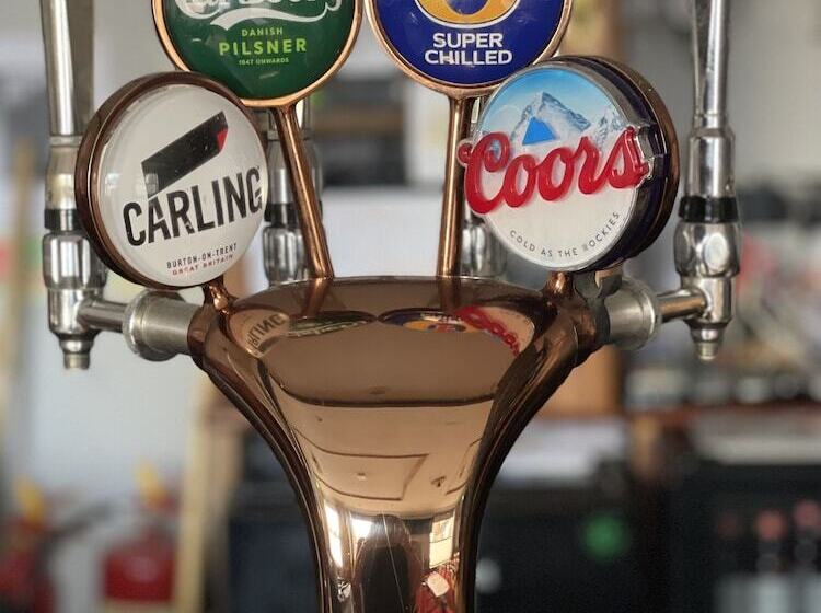 호텔 The Six Bells