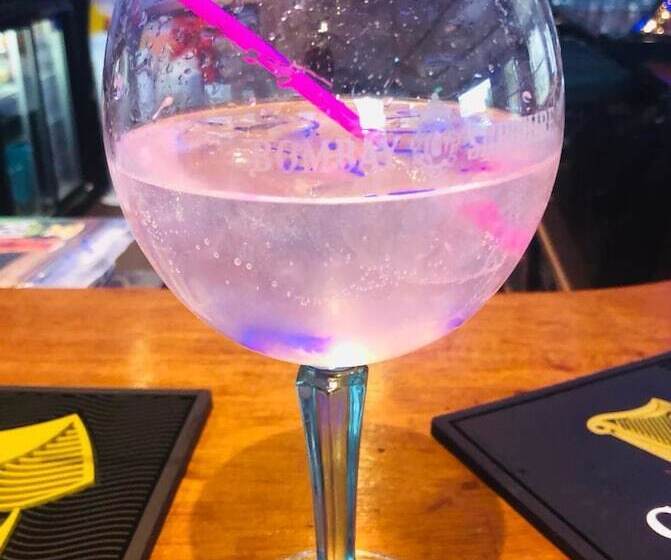 호텔 The Six Bells