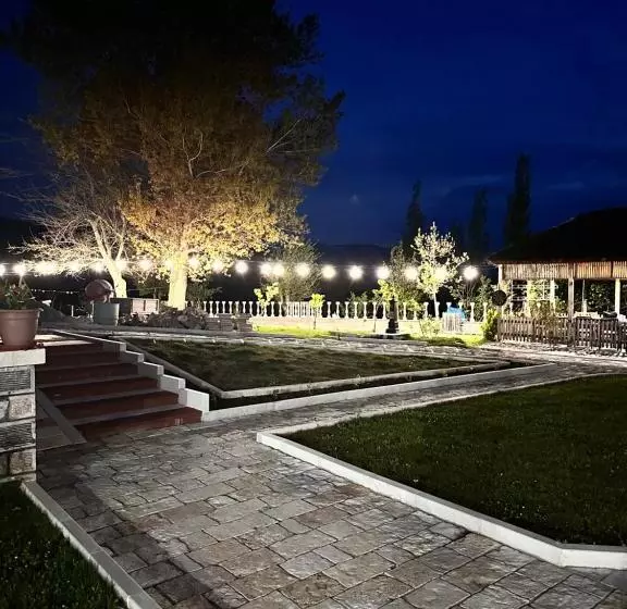 ペンション Bujtina Gjana