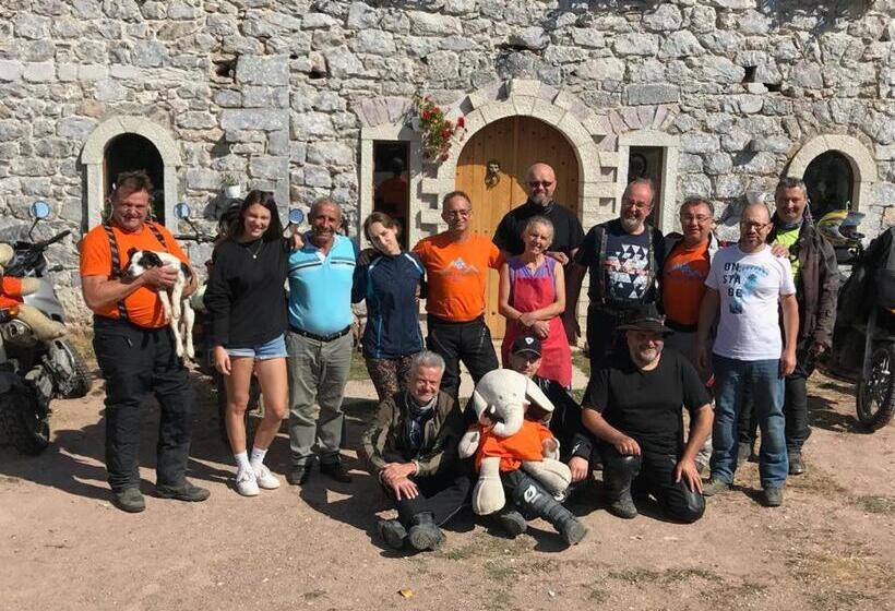 膳宿费 Bujtina Gjana