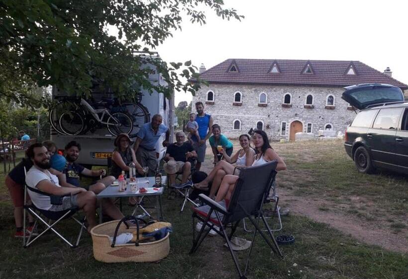 膳宿费 Bujtina Gjana