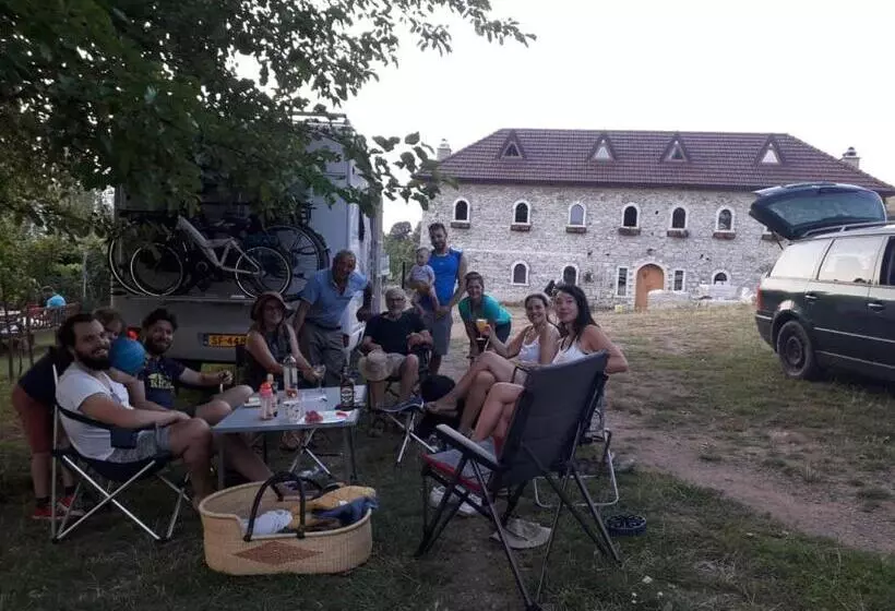 ペンション Bujtina Gjana