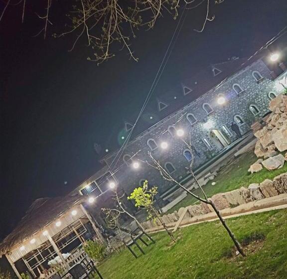 膳宿费 Bujtina Gjana