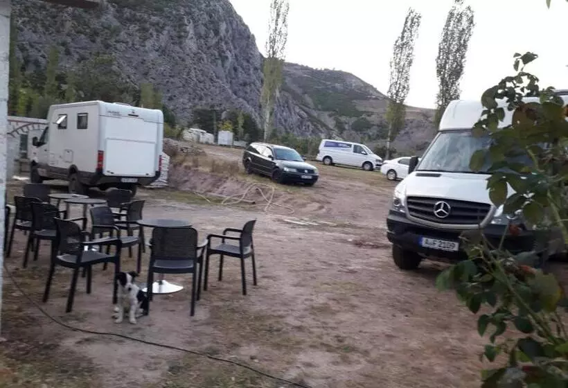 ペンション Bujtina Gjana