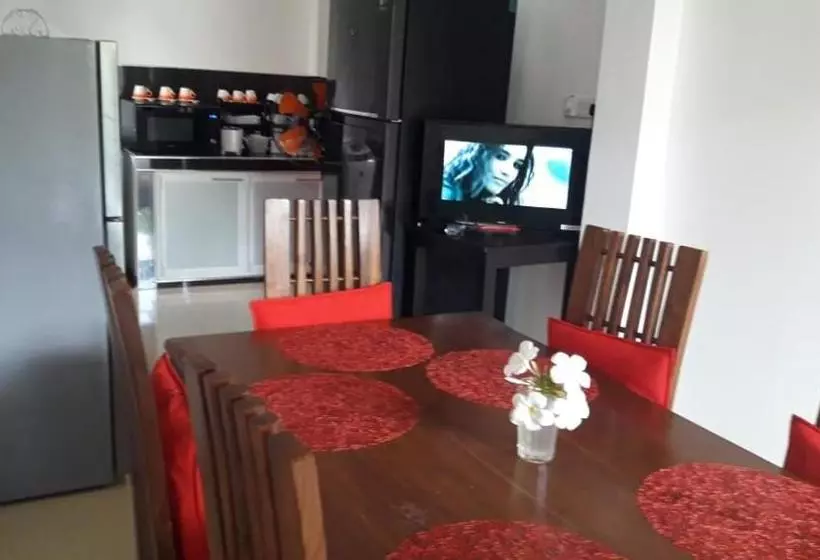 پانسیون Junglevilla