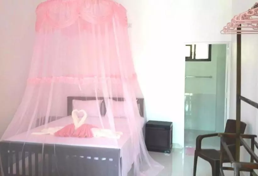 پانسیون Junglevilla