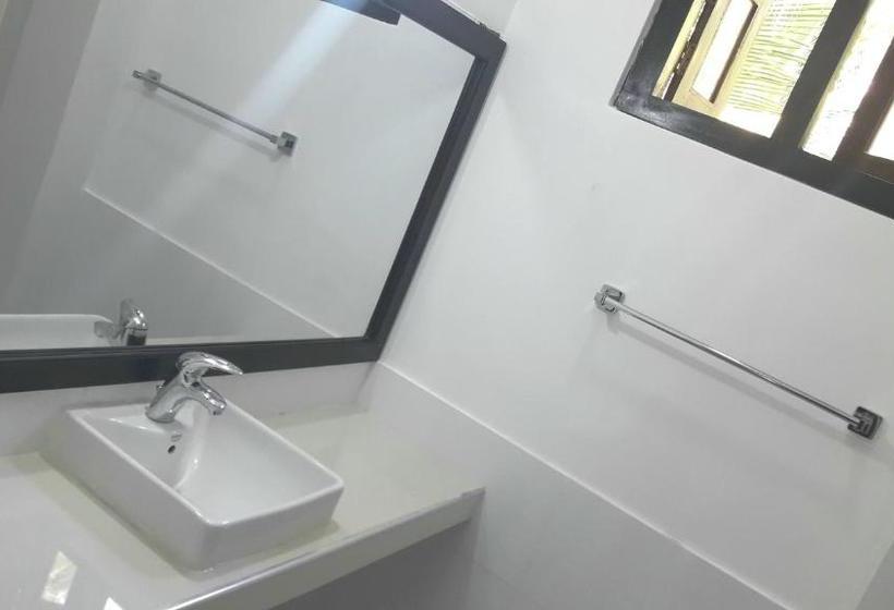 پانسیون Junglevilla