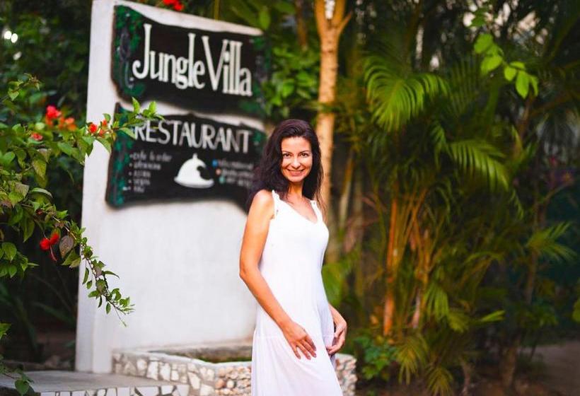 پانسیون Junglevilla