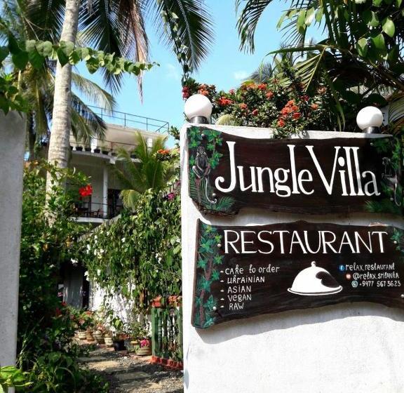 پانسیون Junglevilla