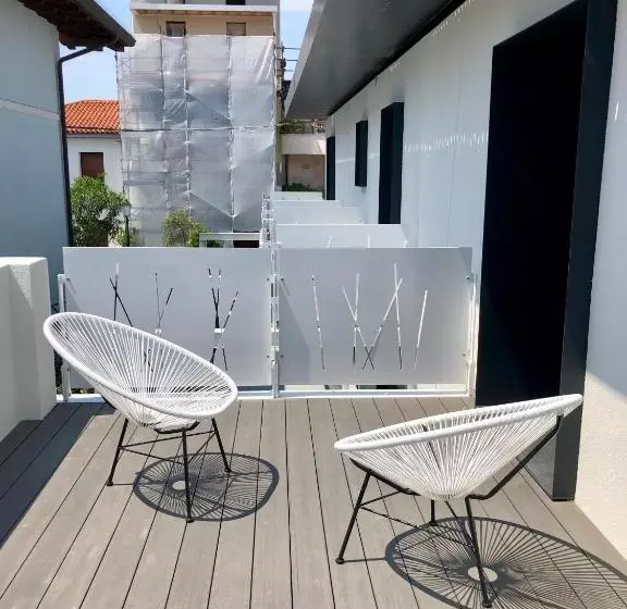 ペンション Sunrise Rooms