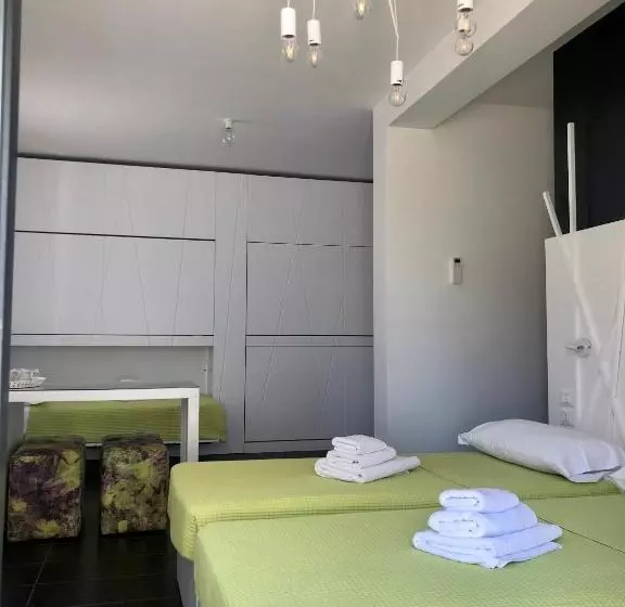 ペンション Sunrise Rooms